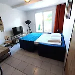 아파트 Familiale 4 Pers, Terrasse Et Piscine 생시프리앙